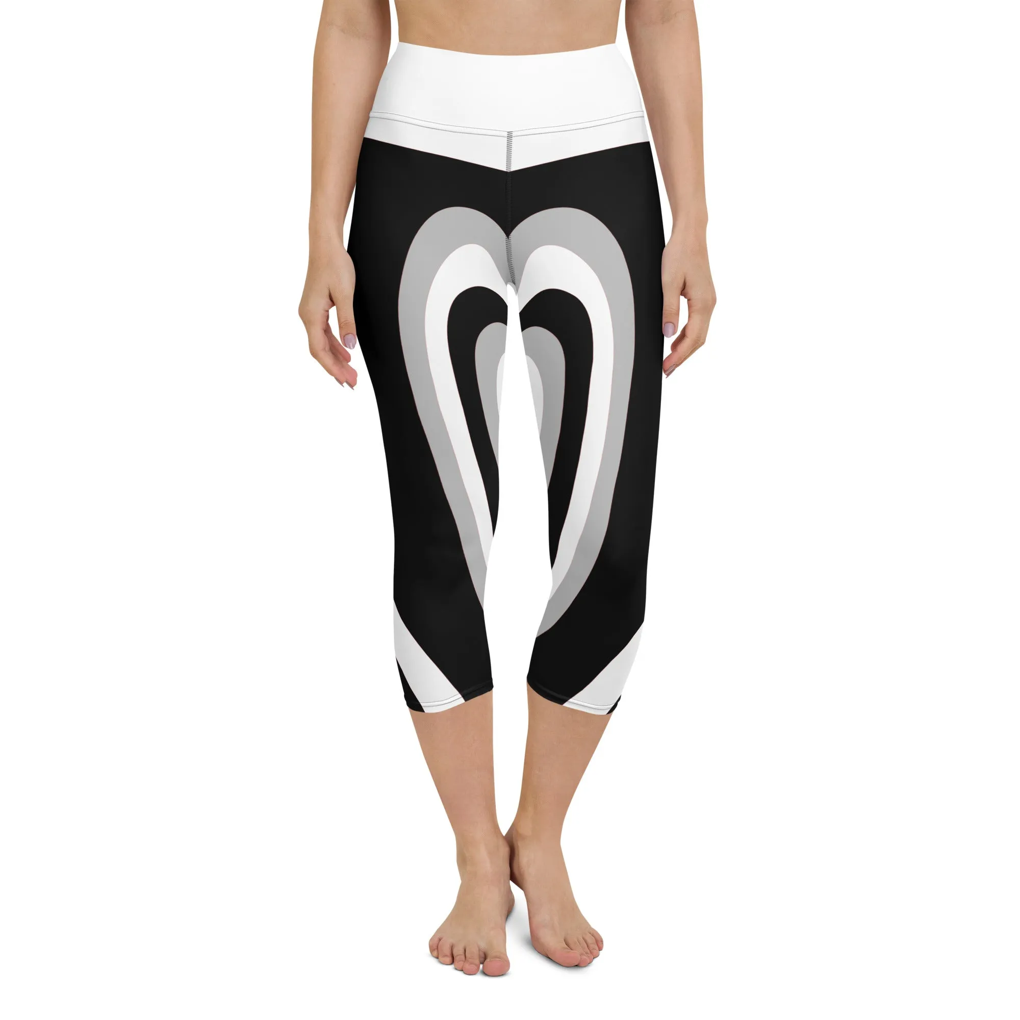 Black & White Heart Shaped Tunnel Yoga Capris